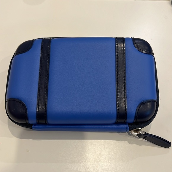 ANA All Nippon Airways Business Class Amenity Kit by Globe-Trotter Blue - Picture 3 of 9